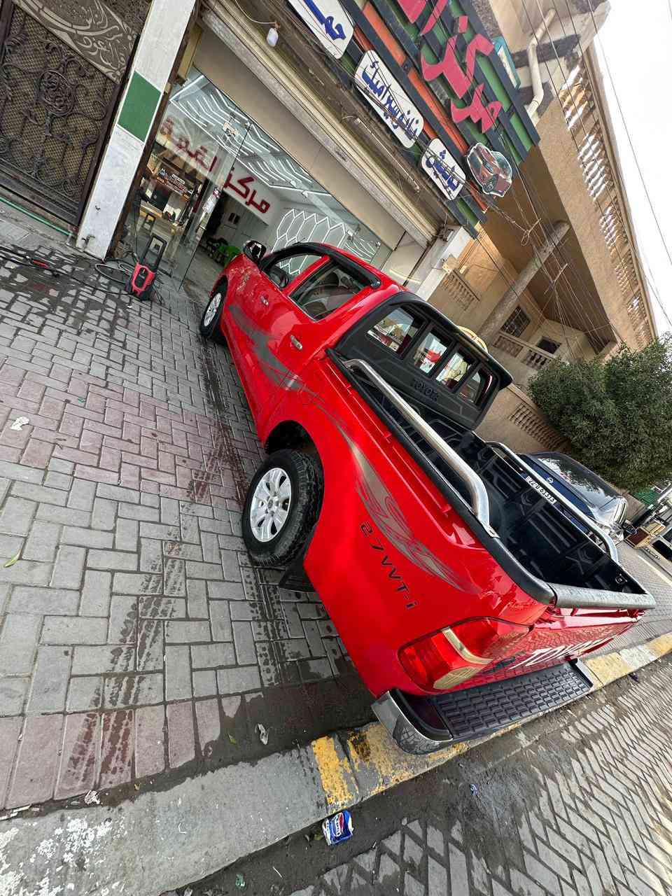 هايلوكس ناصي
موديل 2011
محرك v4
كير أوتوماتيك 
رقم بغداد 
سنوية 2027
محرك كير اكسل مكفول 
بارد ومكحل فد شي بسيط بربع البدي الجهه اليمين و ب البنيد 
ماشيه 460 
سعرها 180 بيها مجال بسيط 
*********** - *********** الكورك فقط واتساب
