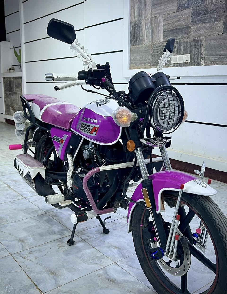 دايوان موديل 23 دراجه نضيفه نظافه فول ومجبزه 
دراجه اي نقص مابيها أورق كامله سحب مو اصولي 
اسبانه ما ممدود عليها 
مكينه 150 
مكاني ديالى شهربان 
منطقه سريحه 
والشراي بي خير ويدلل 
الاستفسار ***********
