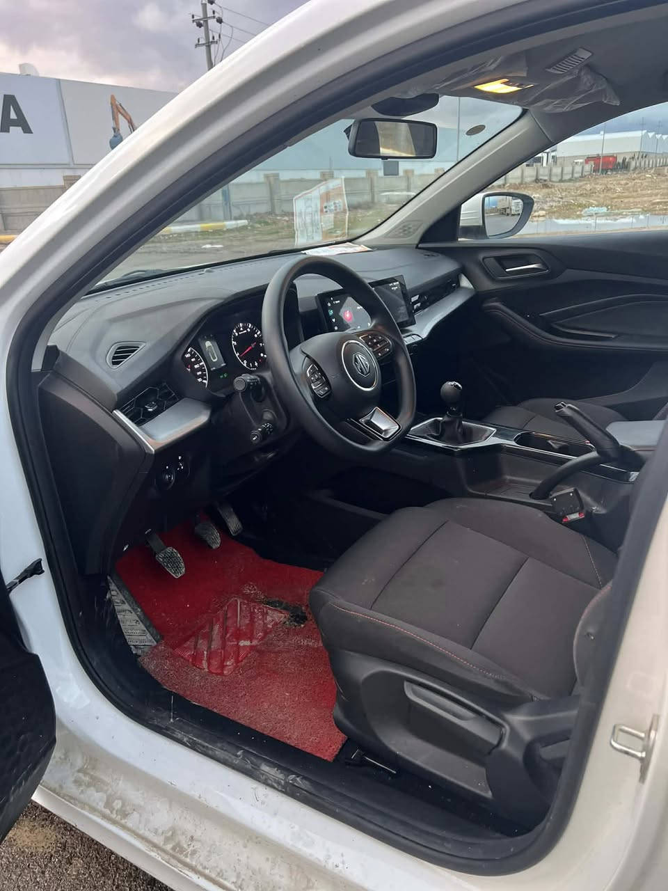 گێڕ عادی 2025 
16 هەزار ڕۆشتوە 
بێ بۆیاخ و ساردو چاڵ تەنها دەعامی دواوە یەک تەقیوی بچوکی هەیە 
سەیارەکە لۆکە هەمو گیانی بەشەرت 
سعری 98 گەڵا 
***********
