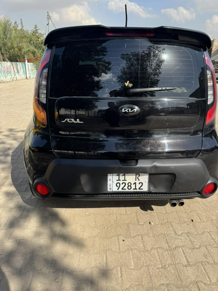 كيا صول ٢٠١٤ امريكي ليبل واحد بيها صبغ باب فقط بدون دواخل مكينه وگير صدر امامي خلفي جديد تبريد ثلج السعر ٩٠ بيها مجال شي بسيط سياره باسمي سنويه وارقام وهزه كله جديد الشراي يتصل ***********
