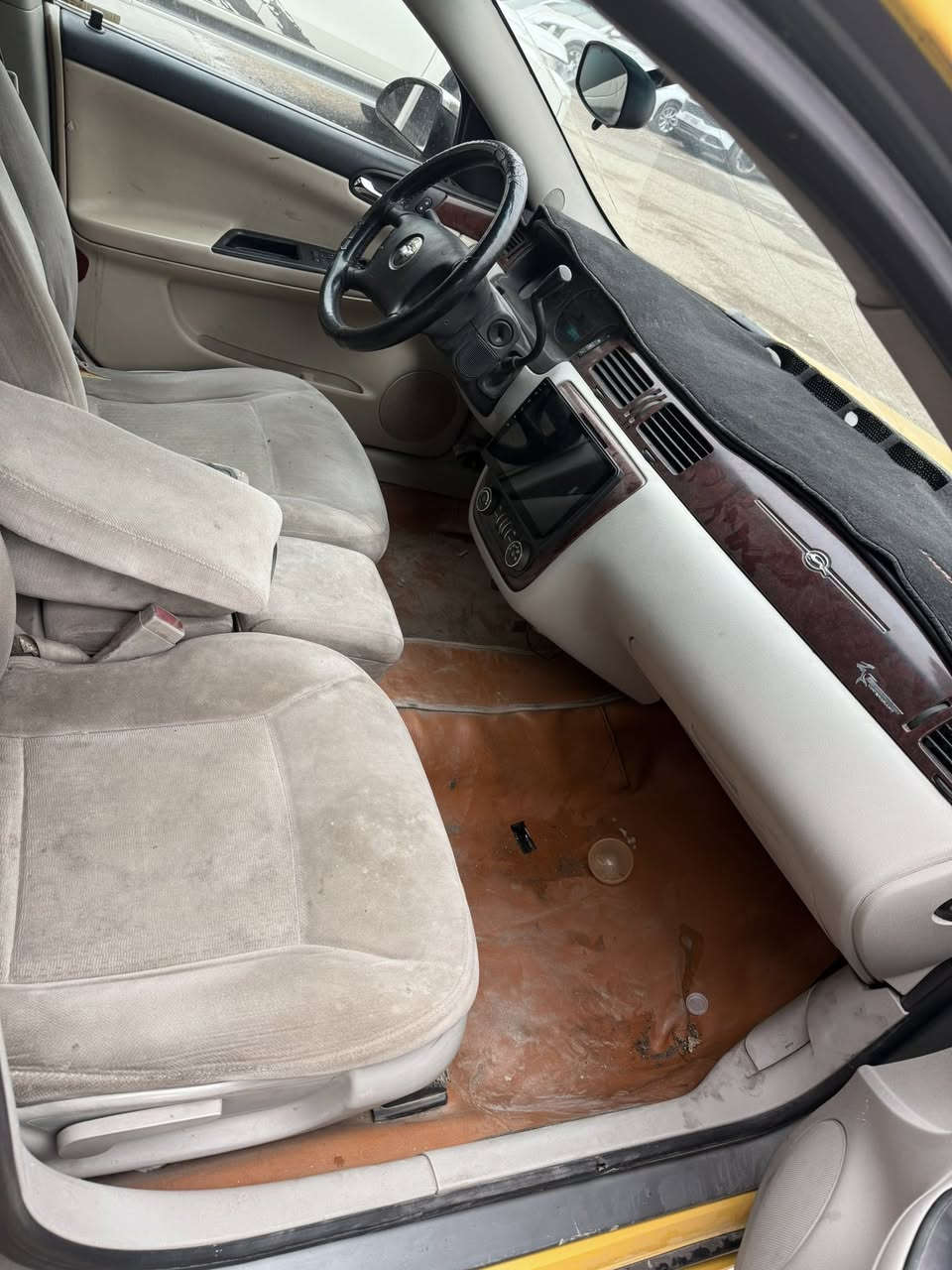 السلام عليكم للبيع شوفر امبالا وارد امريكي بيها جاملغ الخلفي بجم كبس السياره جاهزه كير محرك حداديه بيها فقط الباور ينضح دهن كهربائي كلها شغاله لات زنون شاشه ايباد رقم ديالى تحويل ثاني يوم اصفلح هيه وغرامات سعرها 55 ورقه ترهم قصد مقدمه 30 وبل شهر 3 فقط سكنت بغداد مكاني بغداد حي البنوك الأستفسار *********** موديل 2009
