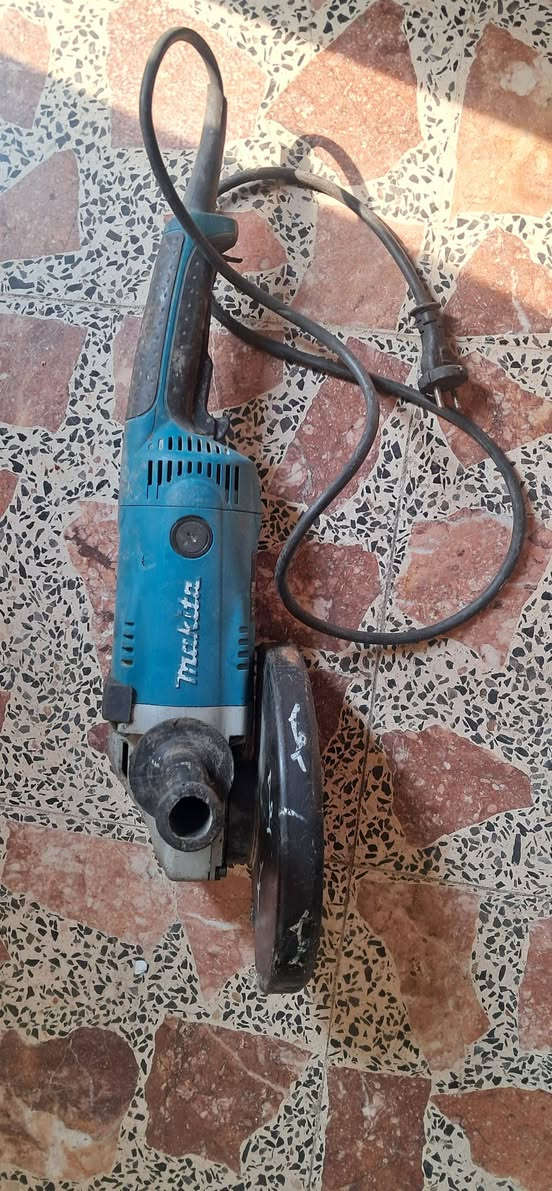 السلام عليكم شغاله على الفحص مكان مدينة الصدر للاستفسار خاص او الاتصال يوجد توصيل ***********
