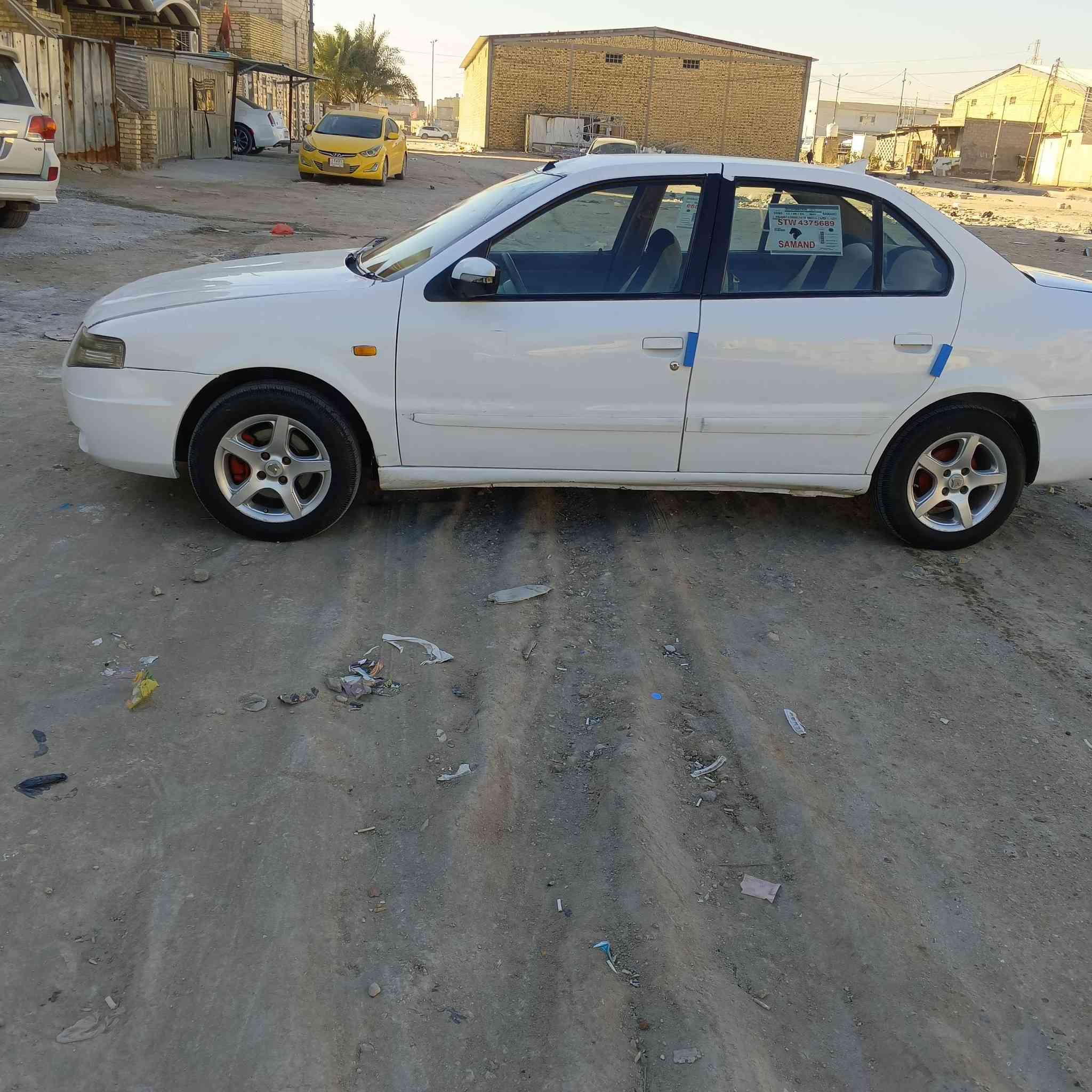 سمند سورن موديل 2012 سياره مكينه جديده مابيها ضربه بس البنيد طاير عل جامه وبدلت جامه جديده وبيها رشات صبغ دواخل صاج مو اسود حداديه زينه سنويه لل27 راعيها يريد مداور سايره حلوه 
سعره 35
***********
