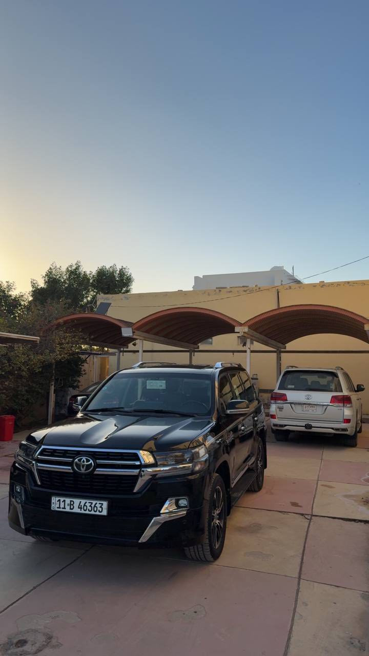 لاندكروز للبيع 2009محدث 2021
محدث داخل وخارج (تحديث جديد) 
4000مكينة V6 
ماشية 260 الف حقيقي 
فتحة سقف 
ويل 21 مع تخم تاير جديد
صبغ حزام بدون تكم وقمارة 
بدون حادث 
رقم بغداد سنوية مجدد لل2027
السعر 280 مع مجال بسيط 
مكاني الديوانية 
للاستفسار 
***********
