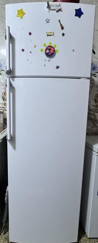 ثلاجة نوع فستل ١٤ قدم  مستعملة نظافة ٩٥٪؜ شغالة كلشي ما بيها  للبيع ال...