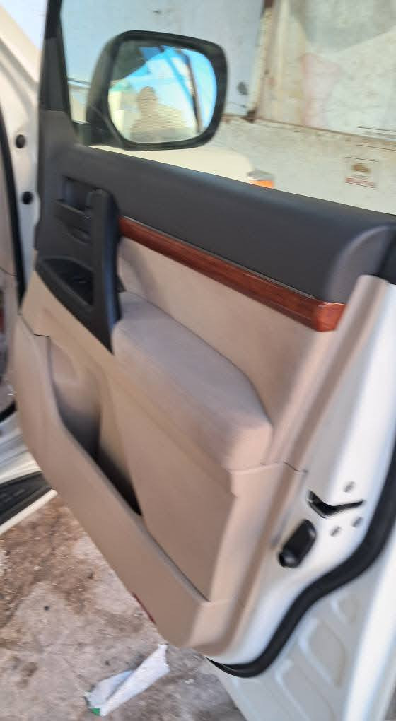 السلام عليكم....
لاندكروز موديل 2014 
مكفولة من الصبغ والظربه 
الاتصال ***********
سياره رقم شمالي
مكاني بغداد
