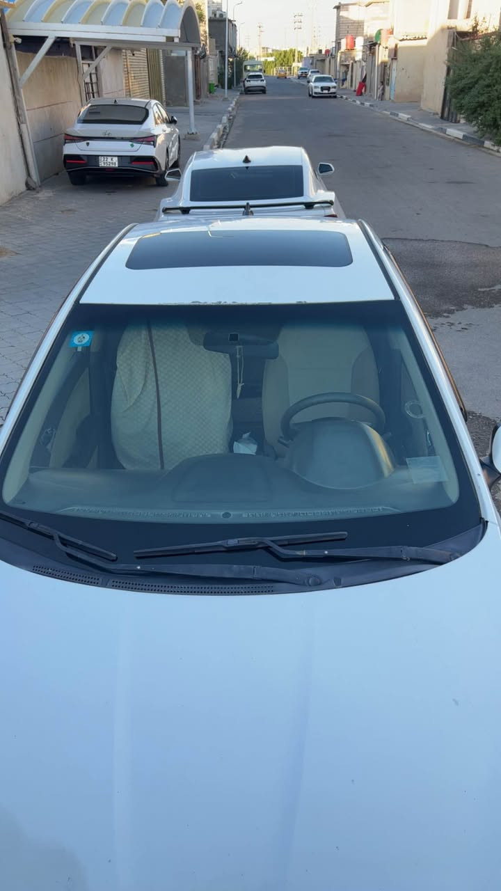 السلام عليكم اكسنت للبيع  2012 خليجي مكينه 1600 رقم إنكليزي سنويه جديده جاهزه مكينه كير تبريد كهربائيات كلها شغاله 
80وبيها مجال  
البصره الزبير 
*********** Singapore
