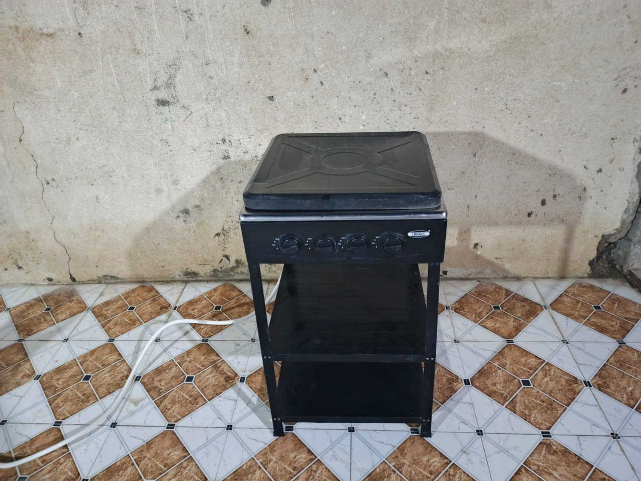 سلام عليكم طباخ للبيع ب 35 وبي مجال طباخ شغال كلشي ما بيي مكاني ناصريه مركز الهاتف ***********
