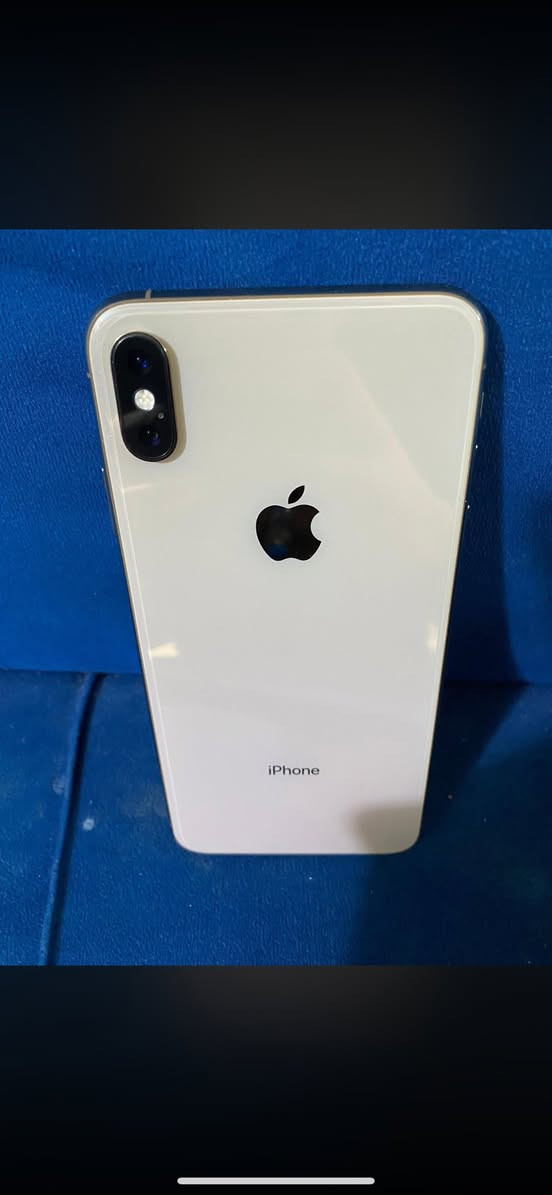 السلام عليكم ايفون اكس ماكس ذاكره 64بطاريه 79 الجهاز مكفول ما مفتوح السعر200 وبي مجال العنوان بغداد جميله الرقم ***********
