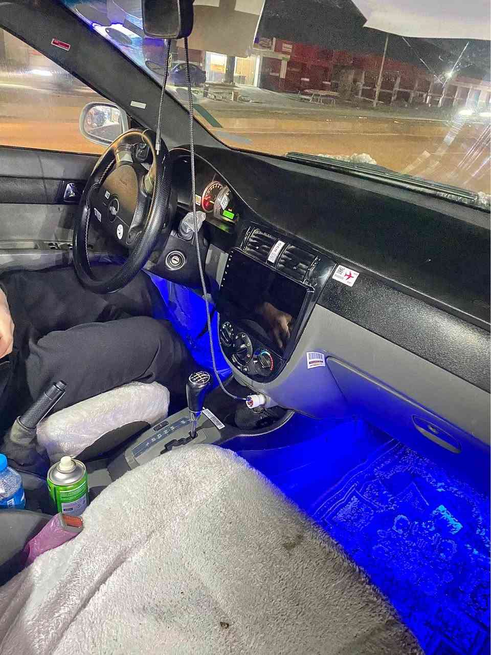 ابترا مؤديل 2010كير تؤ ماتيك مه كينه ته بريت هه مووى به شه رت سى پارجه ى پيشى هه يتى 150هه زار عرامه ى له سه ره ژم*********** أربيل, العراق
