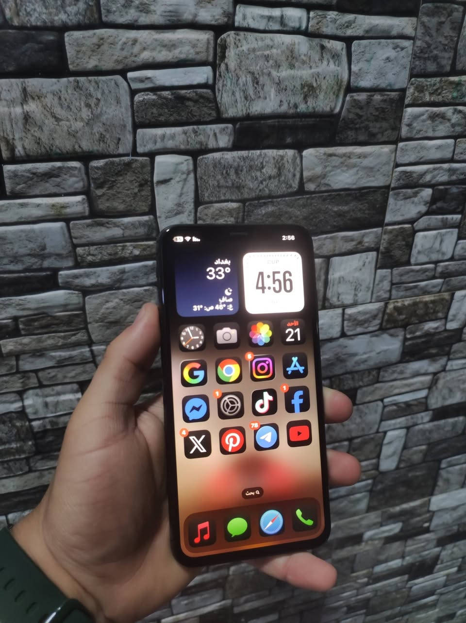 السلام عليكم
xs max 
بطاريه 96 🔋مستبدله 
ذاكره 64 
فيس ايدي واكف 
باقي الجهاز مكفول اي خلل ما بي 
سعره 185 وبي مجال بسيط
الملحقات ( كفر وشاحنه )
مكاني حله 
للاستفسار ***********
