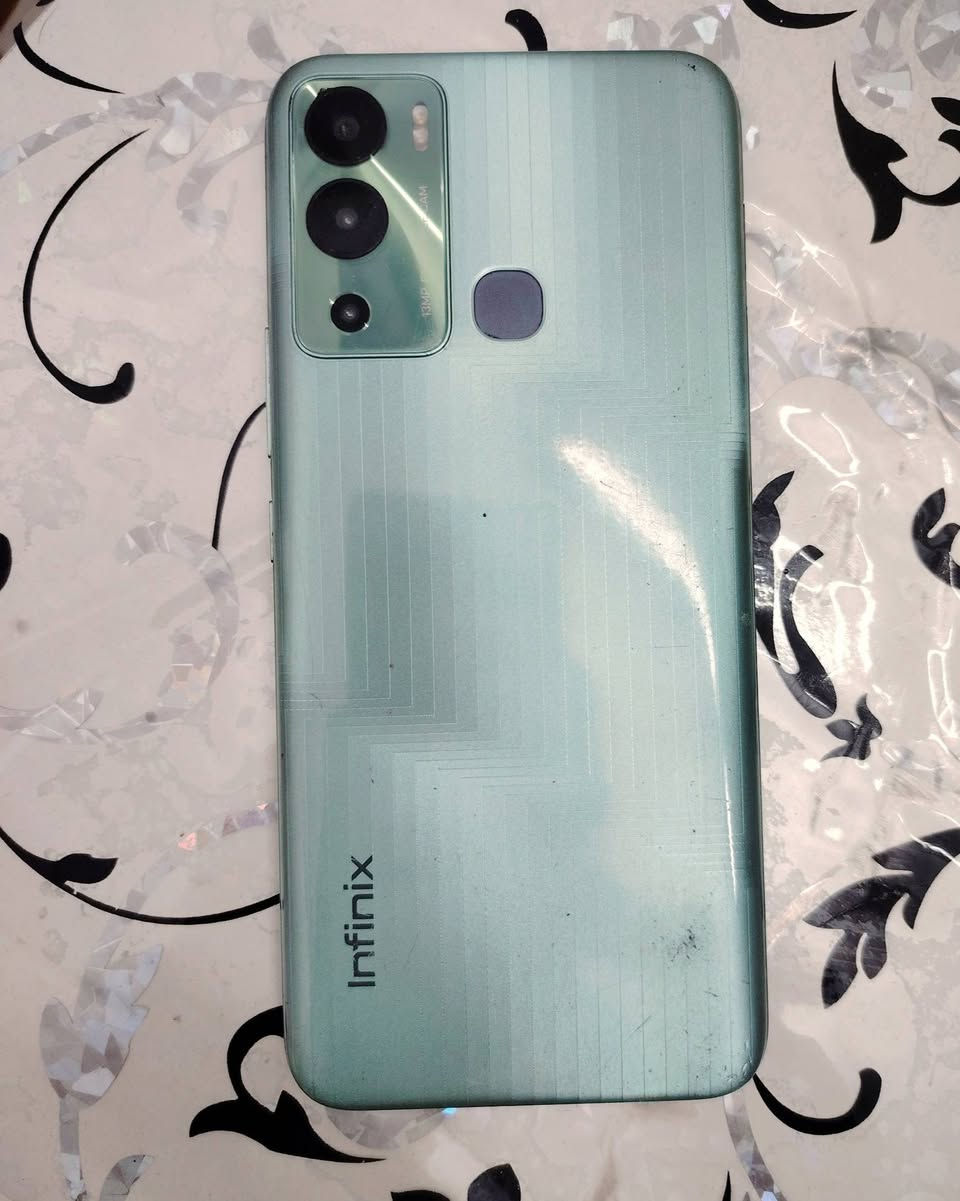 السلام عليكم جهاز انفنكس للبيع نضيف مبدل شاشه مال وكاله لأصليه ذاكرته 64 وبي فطر بلشاشه بلجانب زغير بسيط طاح مني ونفطر جهاز نظيف وسعره مناسب مكاني مدينه الصدر راسلني أو اتصل ***********
