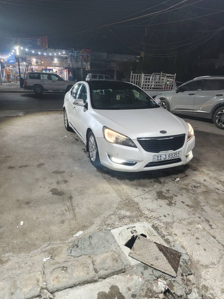 السلام عليكم 
كادينزا ٢٠١١ vip خليجية فول مواصفات ٦ سلندر ٣٥٠٠ دوش السيارة مابيها اي نقص السيارة فول ١/١ بانوراما مري شفط لايتات ترحيب اناره داخلية  صدر جديد الكير والمكينه خير من الله السيارة راقية  بيها قطعتين صبغ البنيد مبدل والجاملغ الخلفي مصبوغ 
السعر ١٠٥ وبيها مجال 
مكان السيارة بغداد العامرية 
رقم التواصل *********** بغداد, العراق

