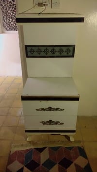 ميز تواليت • ٢ قطع • جسر لفضيليه