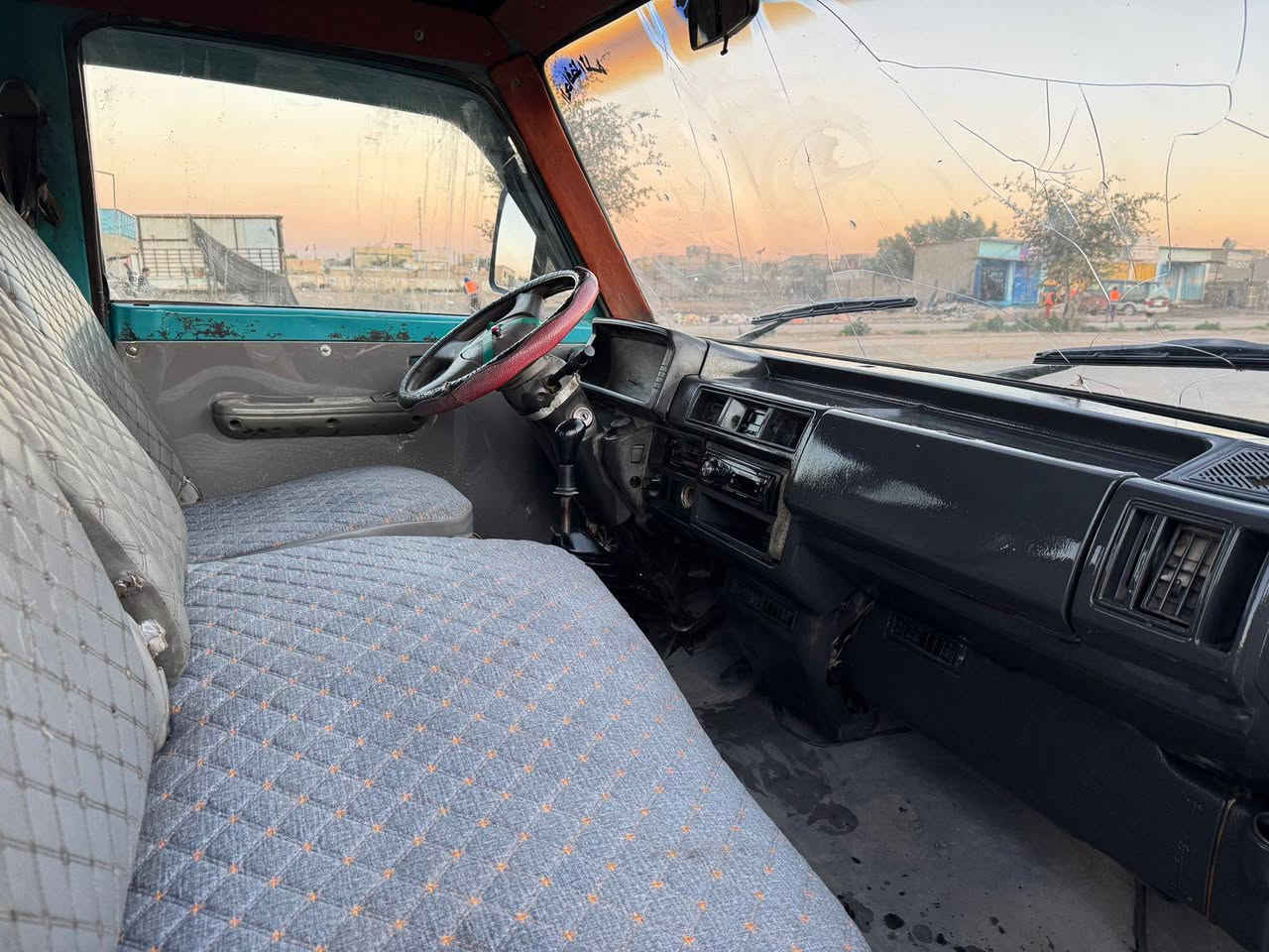 كيا بنكو موديل94 قمارة وربع  6 جنكال رقم بغداد مشروع وطني السيارة بلادية 
السعر 42 وبيها مجال 
مكاني بغداد حي النصر 
***********
