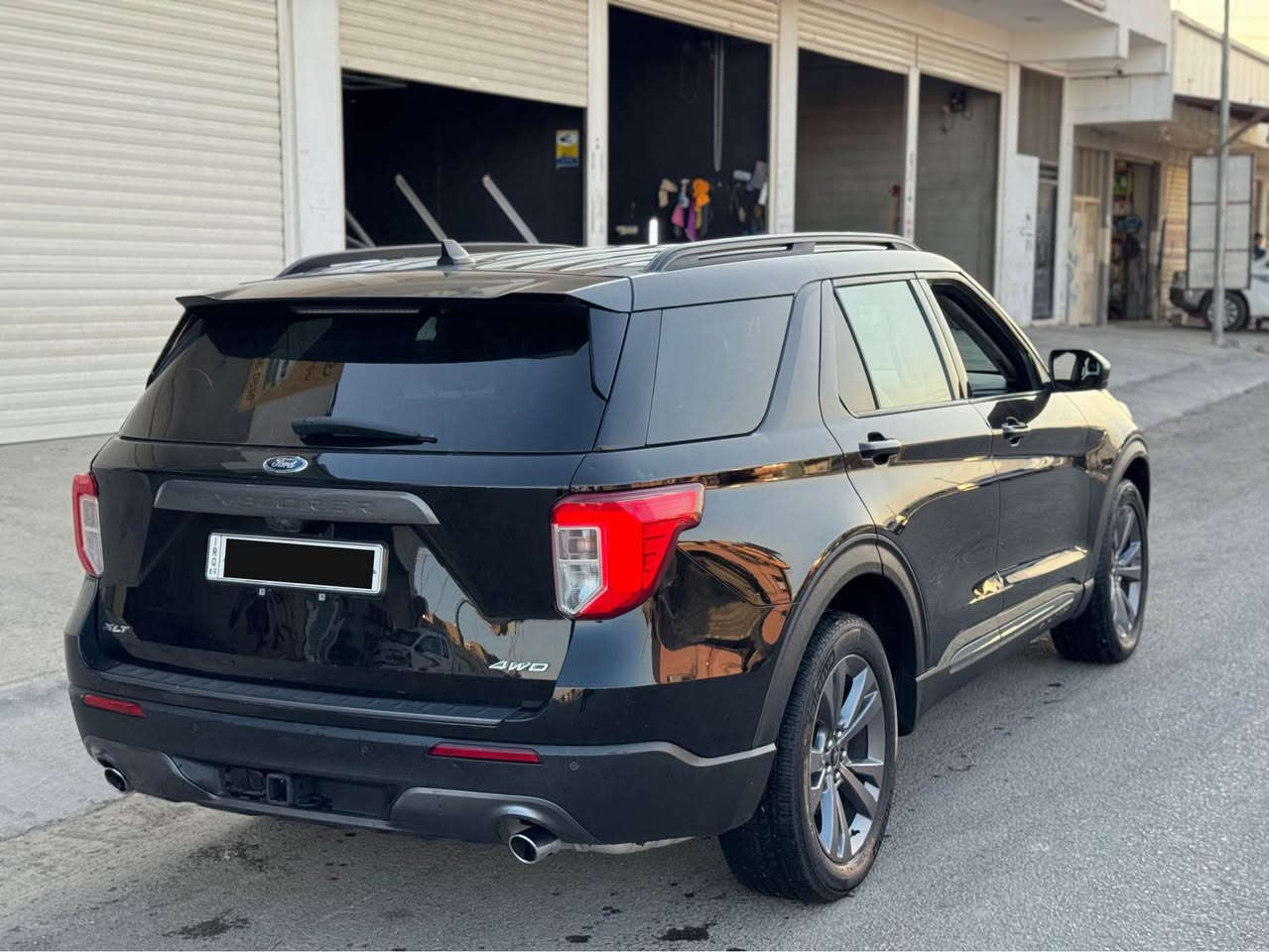 فۆڕد ئیكسپلۆرە ٢٠٢٢ مواسەفات XLT فول تەنها پانۆڕاما نییە
بەسمە و شەخال دەبڵ ئەكسل سندوق شەفت كوشن VIP چوار دەرگا بەسمە كوشن هیتەر سوكان هیتەر زۆر مواسەفاتی تر
بۆیاخ/ ٢ پارچەی بۆیاخە بێناو بێ ئێڕباگ یەك تەحدیلی هەیە
گێڕ و مەكینە و تەقەو ڕەقە بەشەرت 
سەنەوی تازەیە
نرخ / ٢٤٠وەرەقە و كەمێك مەجال
ژم/ ***********
ژم/ *********** رانية, السليمانية
