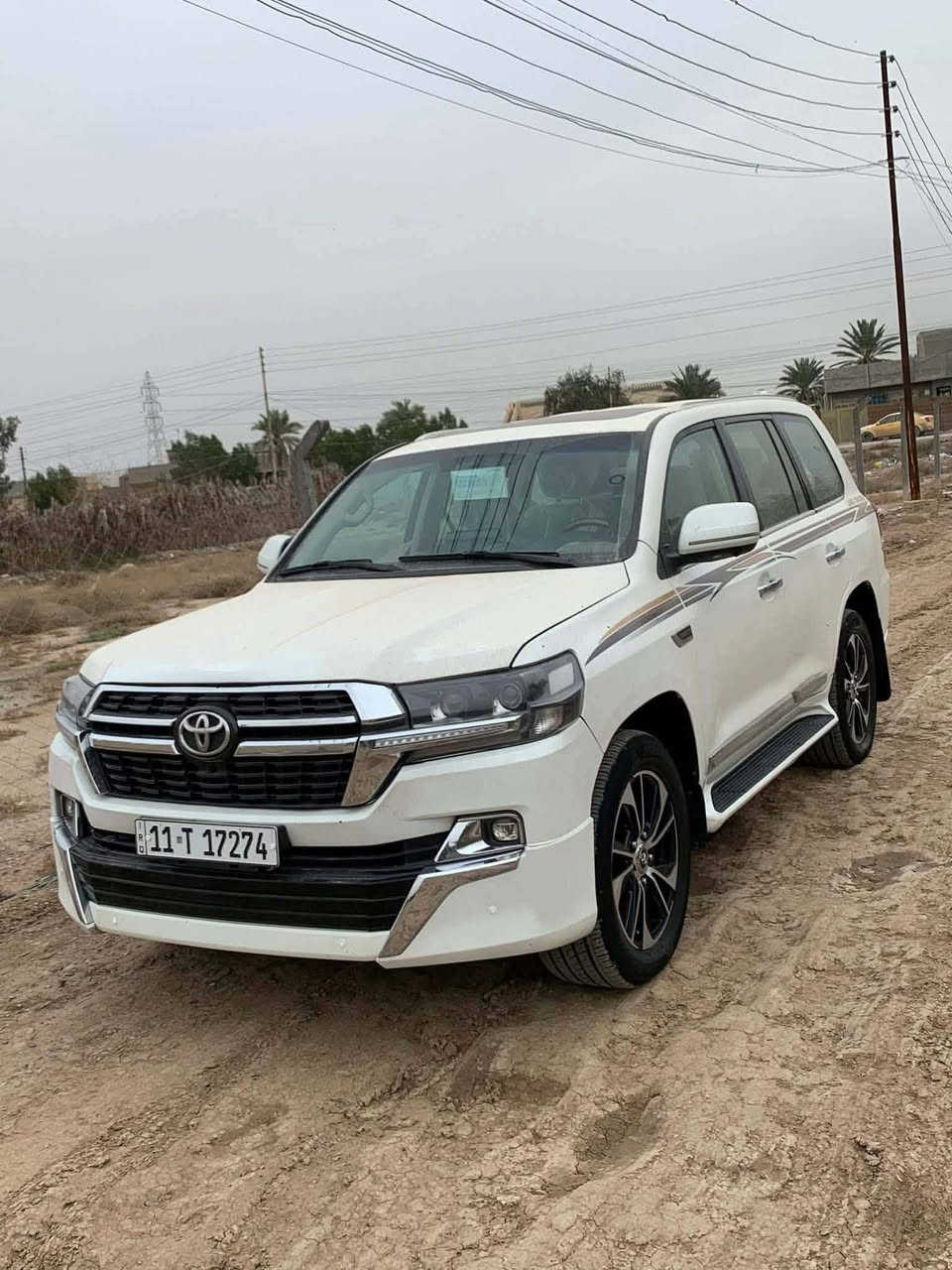 السلام عليكم للبيع لاند كروز مديل 2012محدثة 2021داخل وخارج بل كامل تحديث اصلي ابو الضمان السيارة بريم فول للخير GXR فتحة وكشنات كهرباء كامرات امامي وخلفي وحتة بل قمارة كامرة مري لكزس ابو الد وبيهن كامرات رقم بغداد السيارة مصبوغة حزام اثر تجية بصيطة بارد بل قمارة انكليزي بسمي شخصيا تخم تاير وصدر بسلفون سيارة ترايها 21والله كل نقص ما بيها بصمة 21 مكينة عشركة برغي ما مفتوح بيها شرط تبريد ثلج وتدفئة وسيارة بريم اصل مكانها بغداد وسعر مناسب بنسبة لخواتها وسعر 273اتصل وتدلل سنوية وهزة جديدة تحويل ما يكلف ***********
