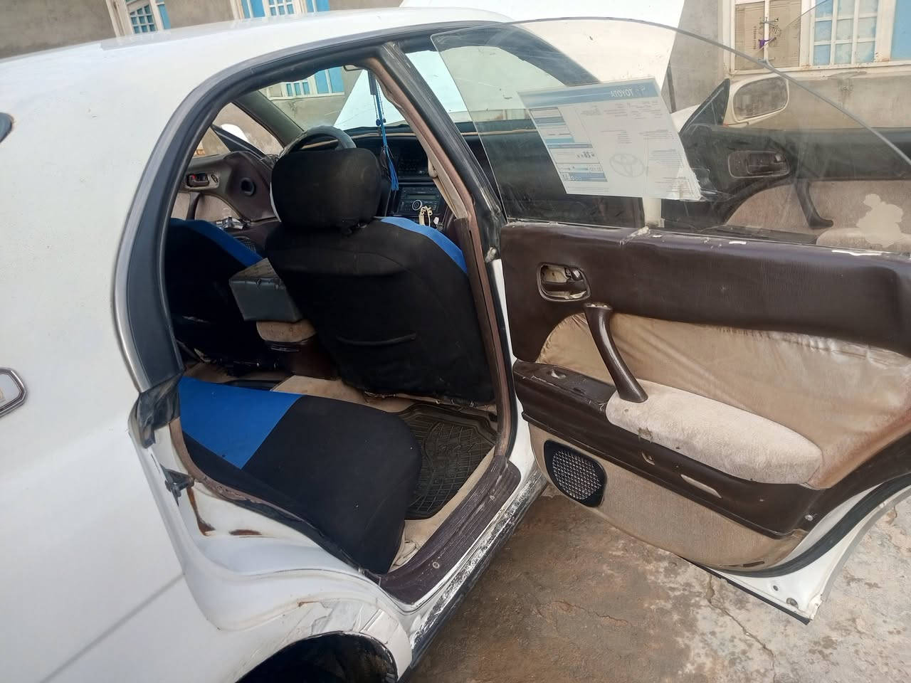 سياره البيع 93 بطه متصل رقم نينوه بيه وكاله عمه نا بصم سياره مكينه وكير ثنين ونص  كفاله كربيات جهزه سنويه نفذه بل 20ذني عليه اليشتري يخذ صافي  المكان الشطره السليمان   السياره بيه كصه جنطه فقط ولباقي كفاله  السعر 35 وبيه مجال ***********
