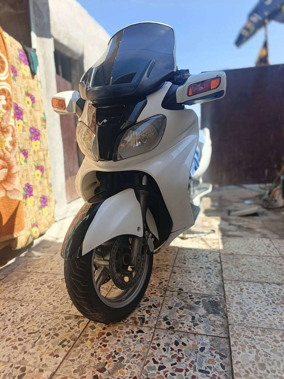 سلام عليكم سكاي ولف لبيع لمحرك 650 لدراجه مكفوله من كلشي خير من الله (مكفوله من كلشي)  لسعر ١٠ ورقات مكاني التاجي سبع البور رقم لهاتف ***********
