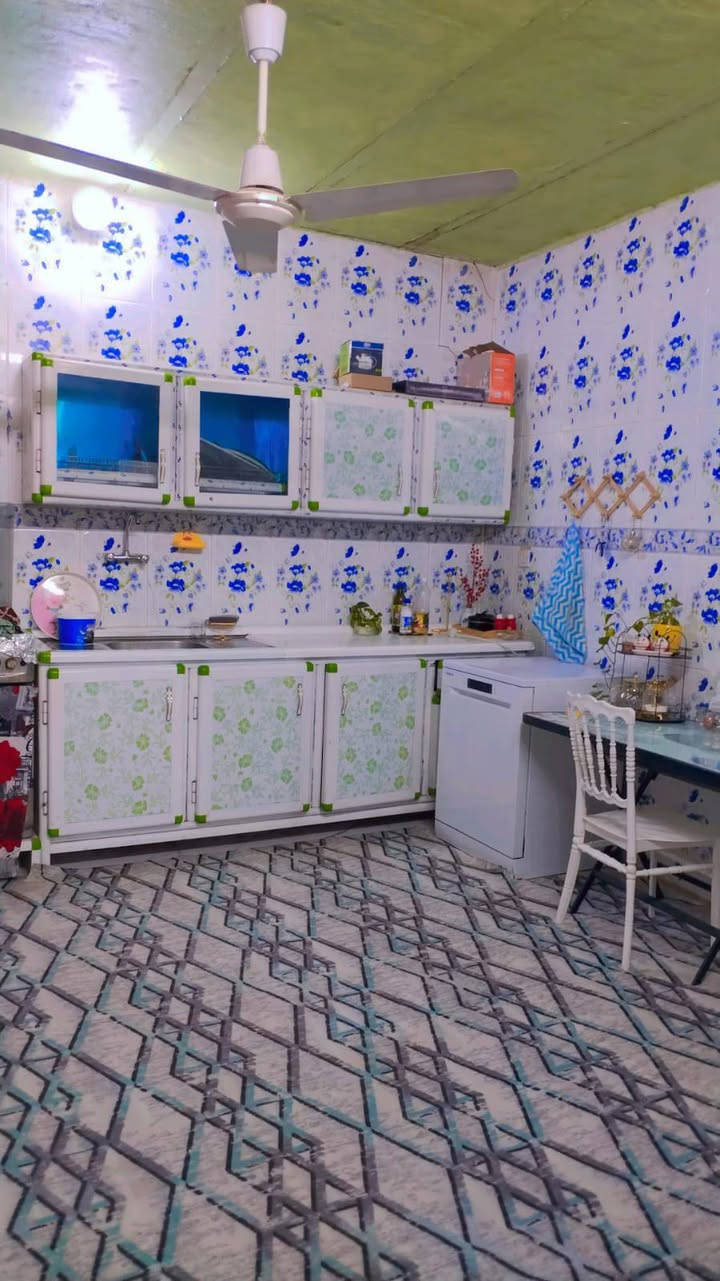 دار مساحته 135 متر يحتوعي على
غرفتين
3*4
و4*5
هول 4*5
مطبخ 4*5
مع صحيات داخليه ومخزن خلفي 
عقد بلدية 320 مشمول تطويب
السعر المطلوب 55 وقابل للتفاوض 

للتواصل ***********
