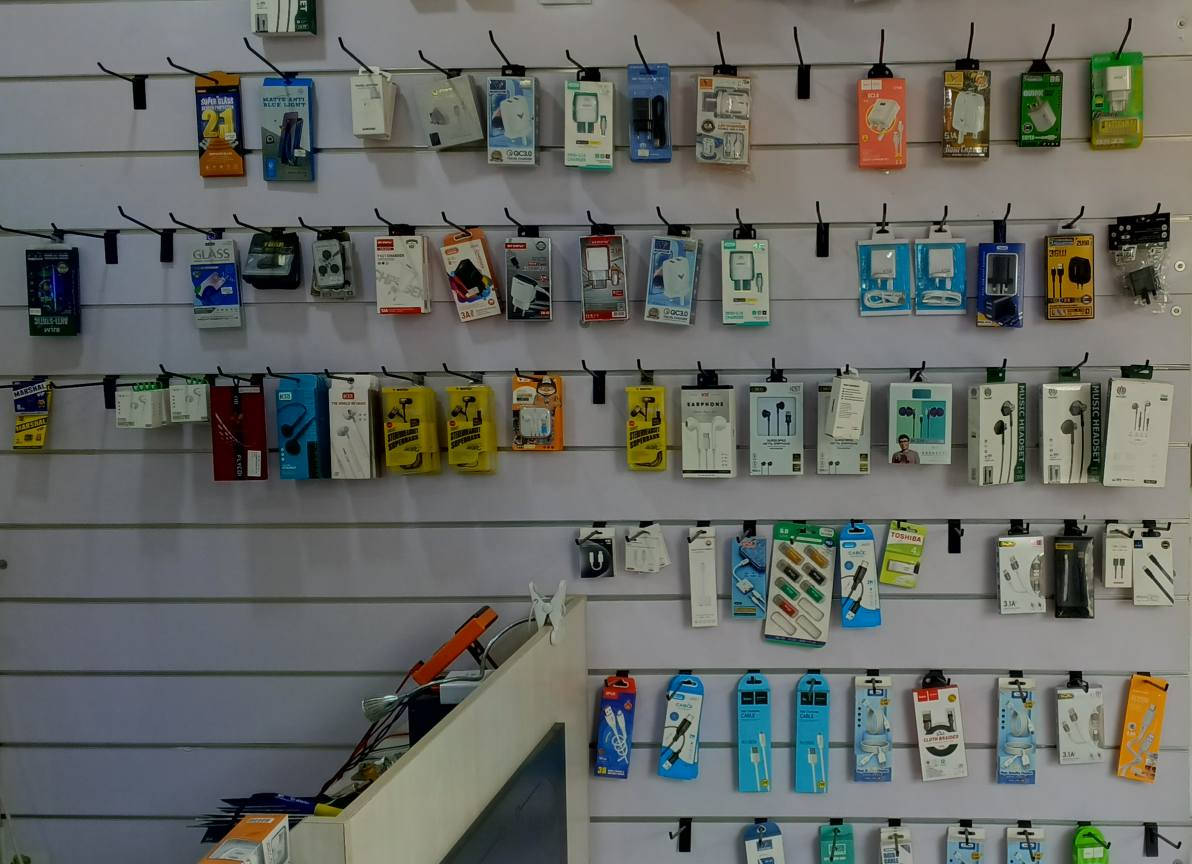 سلام عليكم ميز صيانه او هوكات 150قطعه او شاحنات كيبلات للبيع خاص او اتصال *********** عمارة, ميسان
