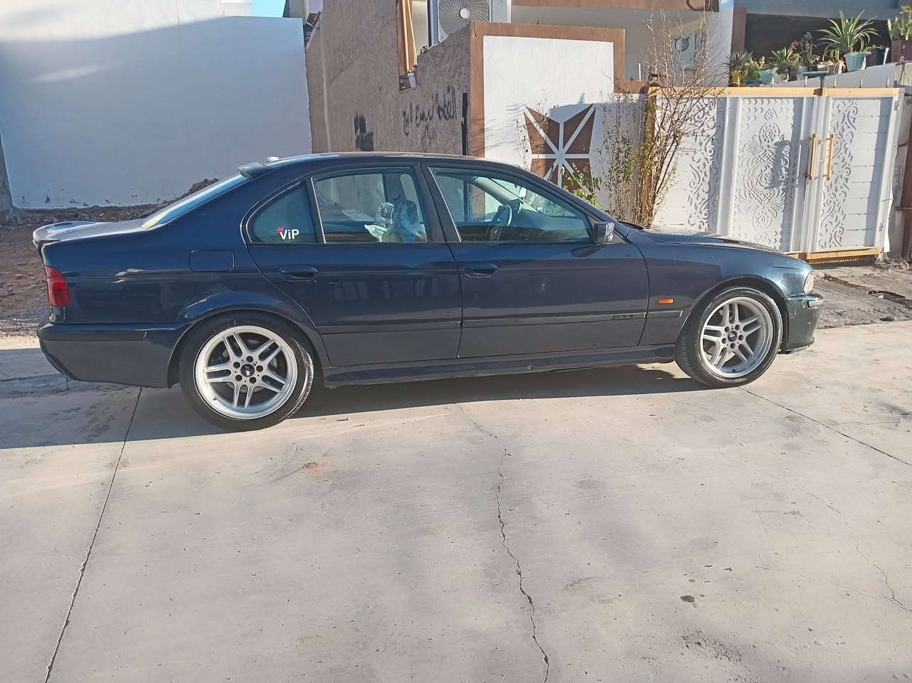 سلام عليكم
للبيع BMW ٥٢٨
موديل ٢٠٠١
بسمي سنويه جديدة دفتر بنزين
صدر امامي خلفي جديد
تخم تاير جديد ويل ام 18جدبد
كهربايات كامل
تبريد تدفيه شرط كهربايات
صبغ جماليه بدون ضرر
مكان كركوك واسطي
سعر خابر وتدلل ***********
