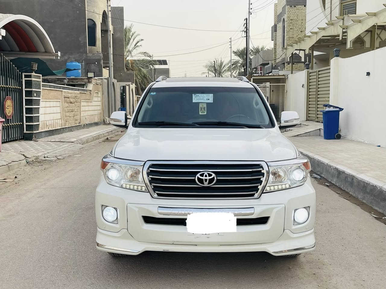 السلام عليكم لاندكروز GXR  2014 فول مواصفات
رقم بغداد انگليزي بأسمي تحويل مباشر 
مكفوله من الضربه والصبغ والبارد والشخط
محرك ٦ سلندر  
كير محرك  مكفولات
ماشيه ١٤٨  الف 
كامره
طفايه بالصدر
حساسات امامي خلفي 
ترحيب   شاشه
غرفتها جديده جلد
تحكمات جهتين
مرايه ليزريه وسطيه
اناره محيطيه داخله وخارجيه
علامه لاندكروز بالابواب
عده وكتلوكات بلاديه مال شركه 
السياره جديده جدا مابيها اي نقص كامله 
جاهزه من كل النواحي
السعر 388 للاستفسار ***********
