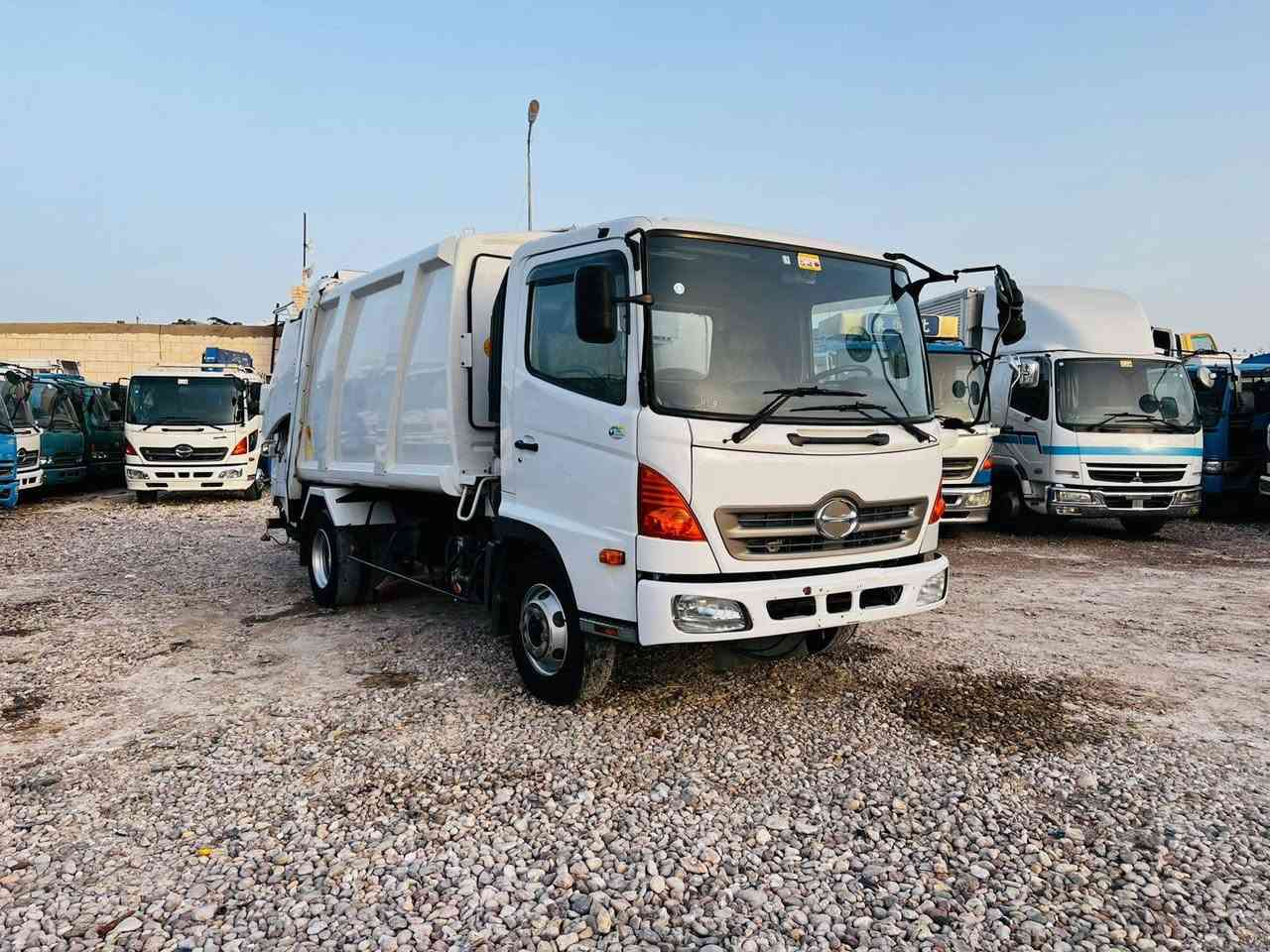 اللهم صل ع محمد وآل محمد 👍🇮🇶🇮🇶
هينو شيطان كابسه نفايات كبسه 8 ونص مكعب 
مكينه 5 سلندر كهرباء دخول جديد 
 معرض النصر / قضاء النصر / ذي قار 
***********
***********
