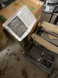 ميزان للبيع الوزن 150kgللاستفسار 07858438311