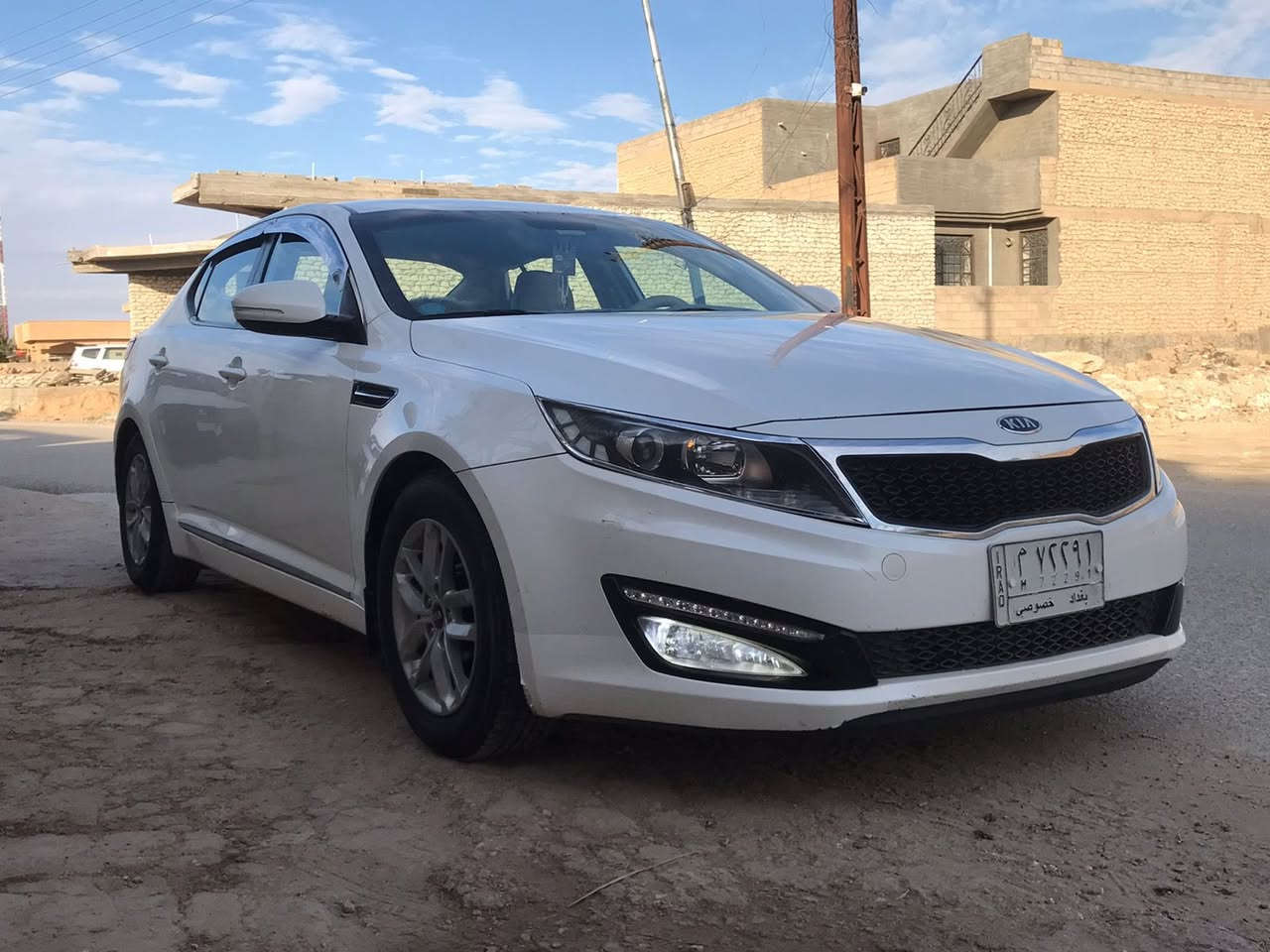 السلام عليكم
كيا اوبتما للبيع 
موديل 2012خليجي شركه عامه
السياره جاهزه من كل نقص 
سيارت جناي ومصروف عليها 
مواصفات شفتات ستيرن تحكم شاشه كامره حساس تبريد قطعتين مري شفط 
محرك 2000دووش ممفتوح ولاتبخير ولاتنقيص كير صدر امامي خلفي جديد مع تخم تاير جدد باتري جديد ضمان تبريد ثلج تدفئة كلها شغاله 
السياره بدون حادث ولاصبغ بيها باب الخلفي عكس سايق مبدل بلادي فقط 
رقم بغداد الماني بااسمي 
السعر 125وبي مجال 
العنوان الانبار حديثه 
للاستفسار ***********
