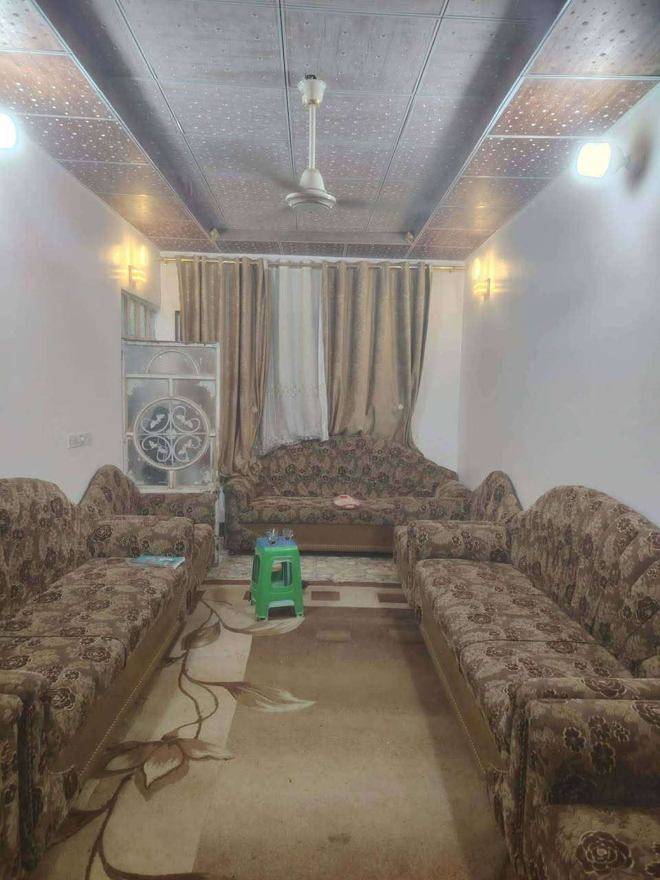 بيت ١٣٠م طابقين للبيع:
غرفتين وصاله واستقبال وتخاريج بالرحمة ،خلف مطعم ثابت ،ب٥٠مليون.


**إذا كنت صاحب هذا الإعلان وتريد حذفه لأي سبب، رجاءا أرسل رسالة إلى الدعم الفني**