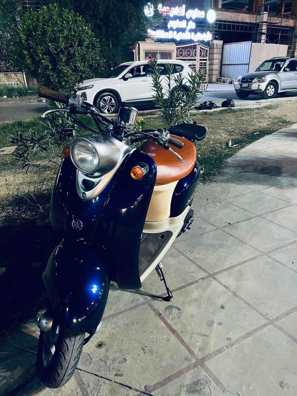 السلام عليكم شلونكم أن شاء الله بخير .للبيع دراجة كلاسك 60  قفل أكسل دراجة شكد ما أكول نظيفة ومبروكة قليل بحقها بكل مكان رحت بيها خليتها تذكارية لكن هسه ناوي أبيعها  لأن أخذت أكبر منها  طبعاً الدراجة كفالة من كل شيء  وتجون أن شاء الله وتحكمون  طبعاً خليت أكثر من صورة شاهد وتونس
السعر650ألف 
مكاني بغداد الأمين الثانية 
للتواصل ***********
