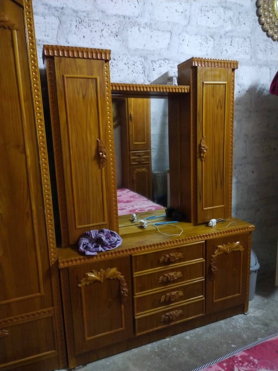 غرفة كامله مامستعمله كم شهر العنوان الموصل الجانب الأيمن تل الرمان للبيع بسعر مليون دينار وبيه مجال التواصل على الرقم ***********
