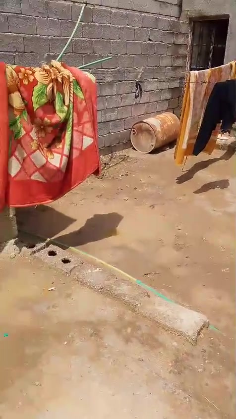 السلام عليكم مشتمل للبيع حي خضير مساحه ١٤٠ متر كامل سقف سندريج السعر ٢٠ بي مجال الاستفسار اتصال *********** مراجعه مكتب النوارس ***********
