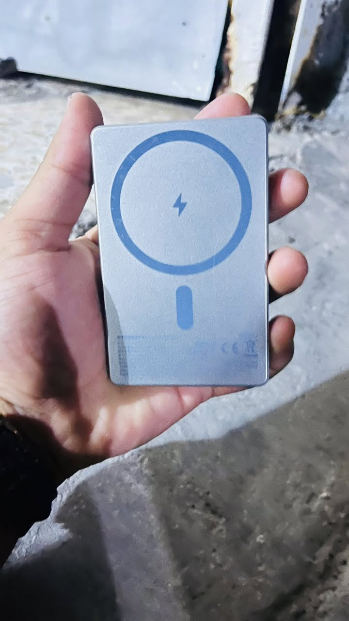 باور بنك🔌🔌

لاسلكي محمول 

اوربي اصلي ١٠٠٪؜

شرط شحن سريع fast charger 

السعر ٣٠الفف وبي مجال 

***********
