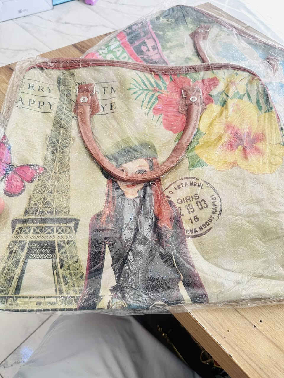 /__ جنط ملابس //__ 
حقيبة 👛 توت باك //
متوفر بأشكال مختلفة 
سعر القطعة// ٥,٠٠٠ الف __ 
🔥🔥🔥🔥💫💫💫💫💫


**إذا كنت صاحب هذا الإعلان وتريد حذفه لأي سبب، رجاءا أرسل رسالة إلى الدعم الفني**