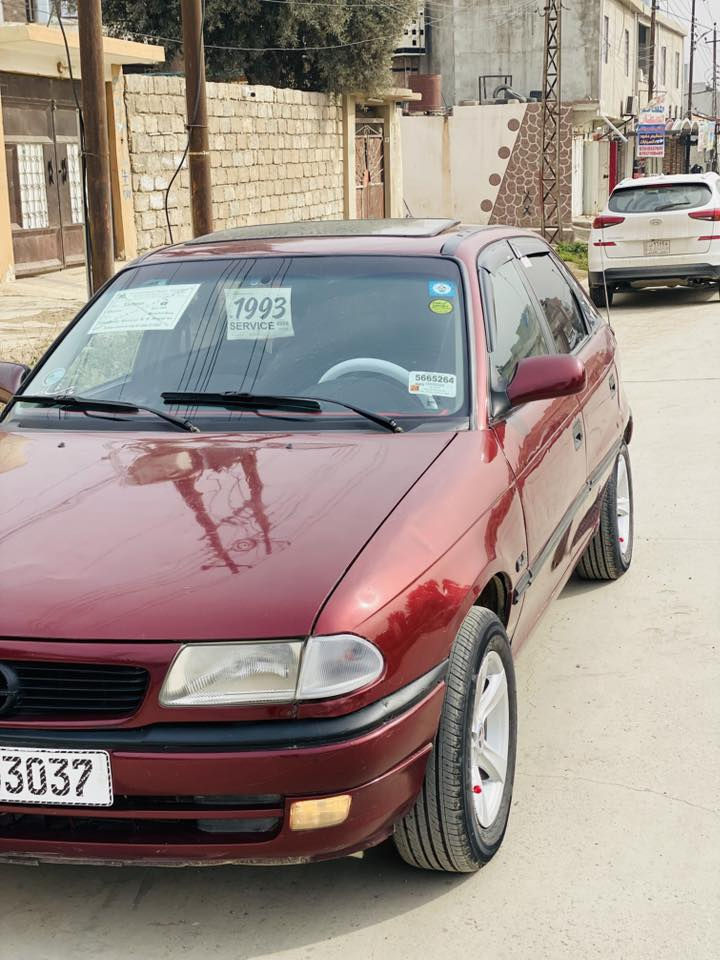 السلام عليكم استرا حجم ١٨.كير ومحرك شرط..صبغ جماليه بلا ضرر فقط دواير ودوسات مصلح..تنته.. مركزي. بور. طخم امامي خلفي جديد صارلو ١٥ يوم..طخم تواير اربعه صارلهن ١٥ يوم.. ويلكب بلكارتون.. ولف جديد.. تدفئه نار.. سنويه وهزه جدد.. شرط تحويل.. #سعر ٤٩ بيهاً مجال بسيط *********** بي واتساب.. مكاني موصل الأيمن
