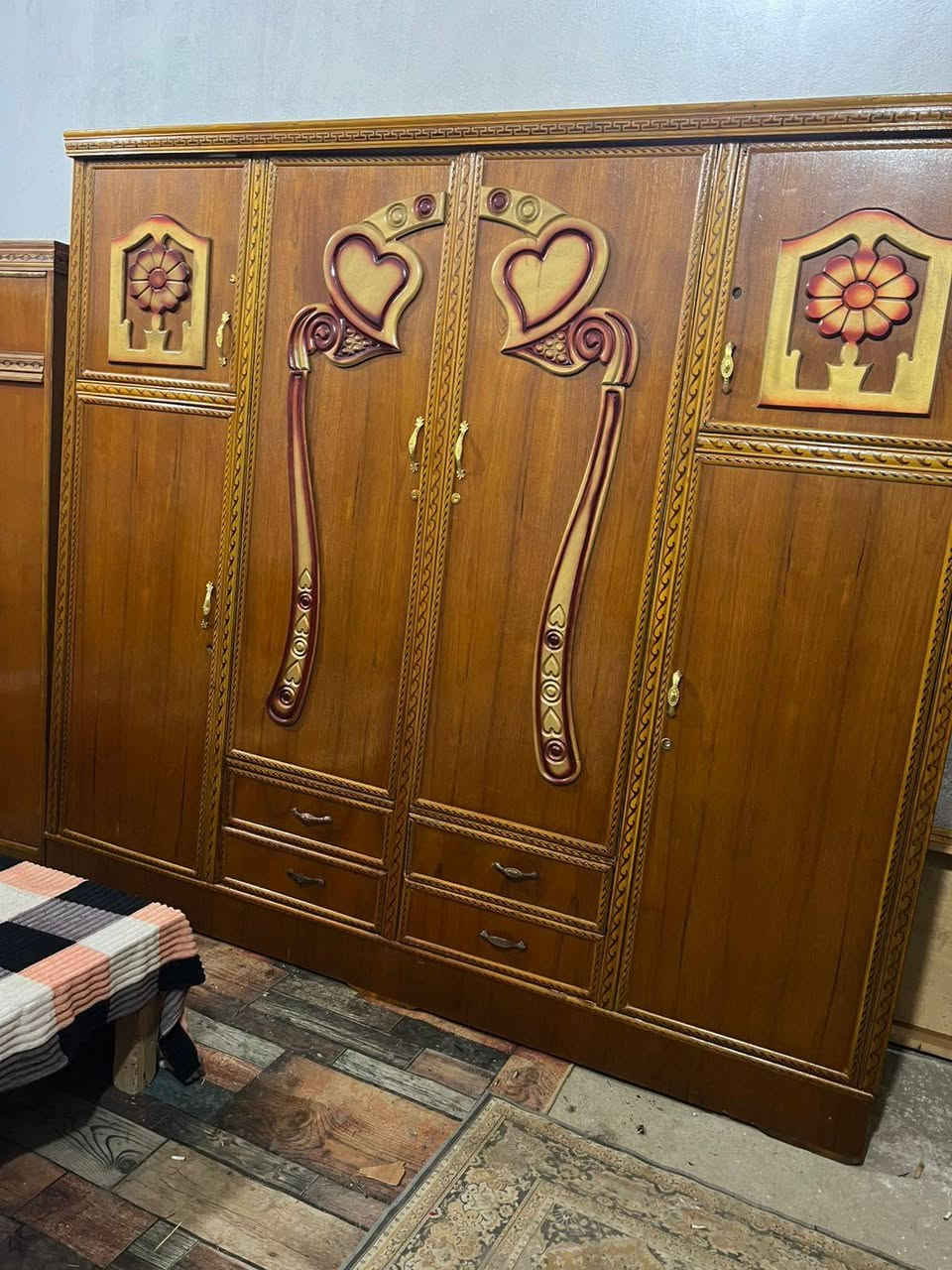 550غرفه اربع ابواب صاج زاويه كنتوريه الغرفتهم زغيره تفيدهم بغداد الحسينيه مال الراشديه وعندي توصيل ***********
