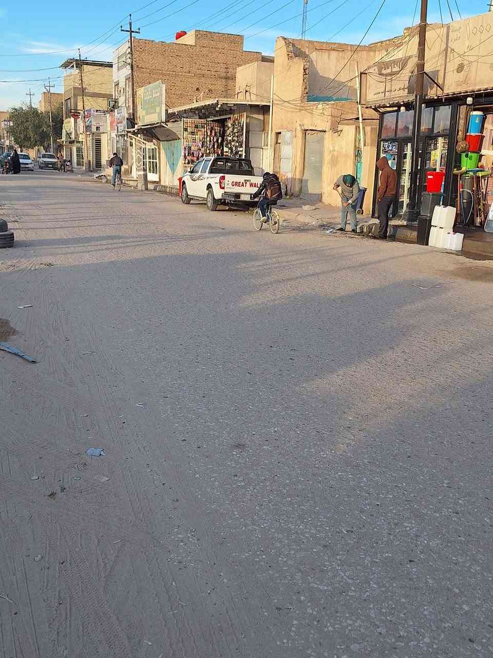 سلام عليكم عقار تجاري موقع مميز للبيع حي الانصار شارع المستوصف المساحة 120 متر البيت يعتبر عرصة  للستفسار اكثر *********** متوفر واتساب
