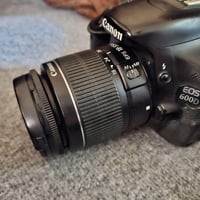 كامره كانون D600 مع عدسة ١٨-٥٥ سعره 230  الف  مكاني بغداد توصيل موجود ...