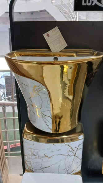 إلى وكلائنا في العراق وصول لدينا مغاسل تعليك ملون ذهبي فضي رصاصي اسود شركة جه نكين في بابل ***********
