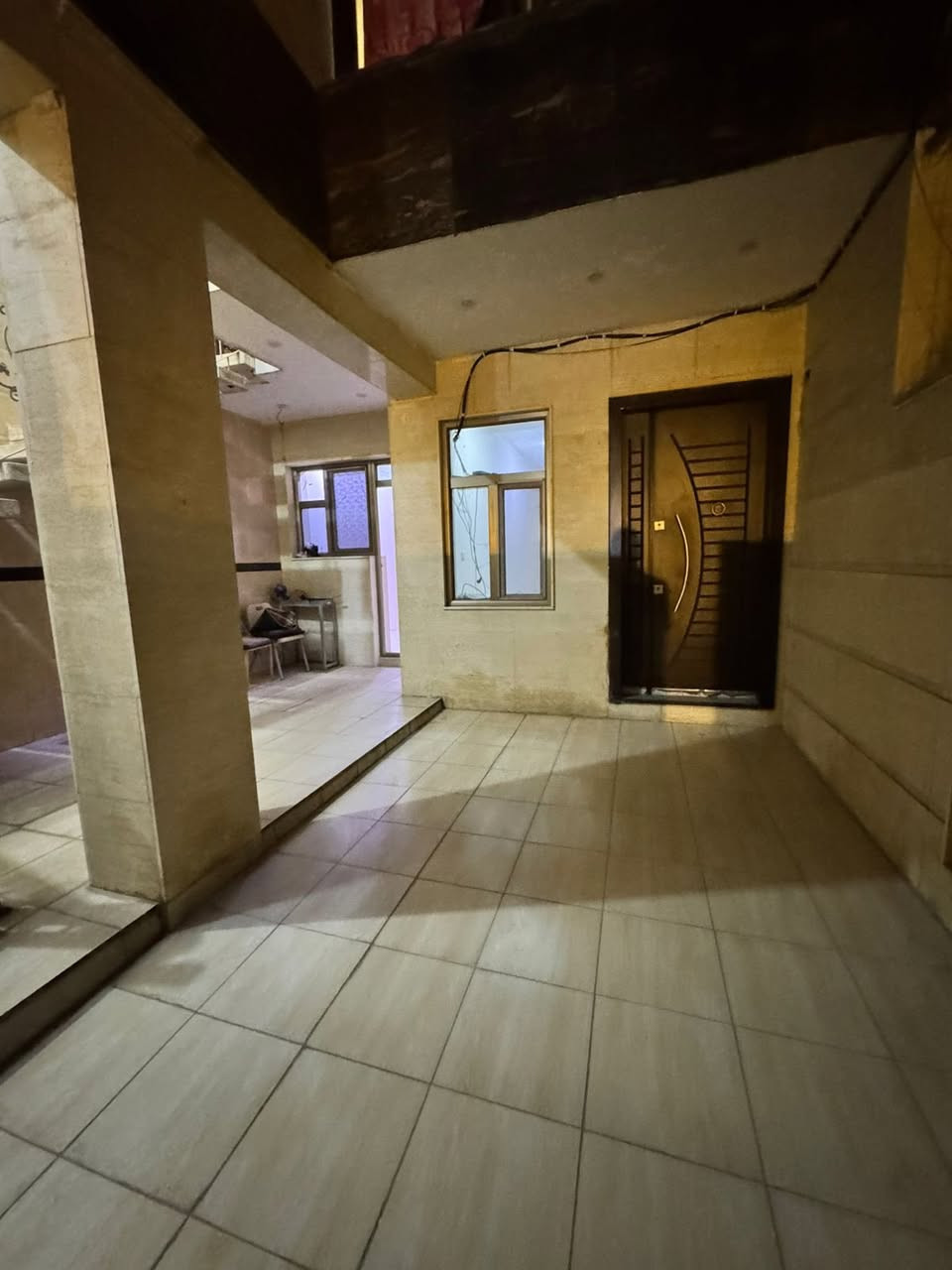 #للايجار_في_السيدية
دار سكني طابق ارضي المساحة 150م

يحتوي  وغرفتين وصالة ومطبخ وخدمات

السعر 700 الف قفله

للأستفسار:***********

مكتب الفهد الهندسي للتطوير العقاري
