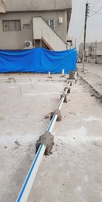 كثير ناس يسترخصون في "تأسيس الصحيات" ويتفاجئون بعد سنة برطوبة بالجدران...