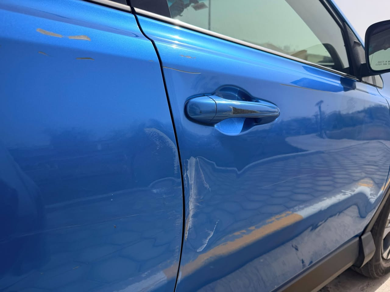 السلام عليكم للبيع راف فور وارد امريكي 2016 xLe ضررها جاملغ امامي الجهة اليمنة وبنيد وبيها طلقة بالقمارة 
المواصفات فتحة -تحكم ستيرن -تبريد -تدفئة 
السيارة حلوة مال بيت بيها طخات بسيطة وشخوط بدون ضربه

&صور حادثها موجودة بالمنشور&

رقم اربيل - سنويه منتهية 

السعر 142 وبيها مجال للشراي 
مكان السيارة :البصرة:


**إذا كنت صاحب هذا الإعلان وتريد حذفه لأي سبب، رجاءا أرسل رسالة إلى الدعم الفني**