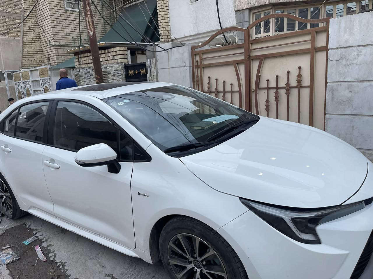⸻

🚗 للبيع: تويوتا كوريلا هايبرد موديل 2025
 • الموديل:
• النوع: هايبرد (اقتصادية جداً بالوقود)
 • اللون: أبيض 🤍
 • الممشى: 25 كم فقط (وكالة)

🔹 السيارة بحالة الوكالة، شبه جديدة
🔹 بدون حوادث
🔹 فقط 3 شخوط خفيفة جداً (غير مؤثرة)
🔹 استخدام نظيف جداً
🔹 جاهزة للفحص بأي مكان
الضرر ٣شخوط خفيفه تتصلح بالبارد 

💰 السعر: 140 ورقة (قابل للتفاوض بالمعقول)

📍 الموقع: بغداد - حي الجهاد
📞 للتواصل: ***********
