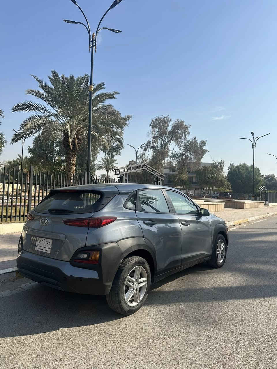 السلام عليكم
كونا 2021 وارد امريكي 
حادثها جاملغ وباب خلفيات 
بدون ايرباك 
بجم كبس 
ماشية 23 الف مشي حقيقي داخلة ماشية 15 الف 
شاشة 
كامرة 
تحكم ستيرن 
ويل كب 
سيارة كلش جديده 
ومضمومة 
***********
مكان السياره السيدية 
رقم الشاصي مرفق بالصورة
