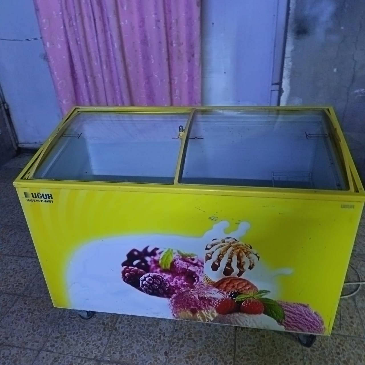 مجمده شرط شغل وتبريد نضيف جدا نوعية ايكور تركيا شراي يتصل *********** موجود وتساب البصرة, العراق
