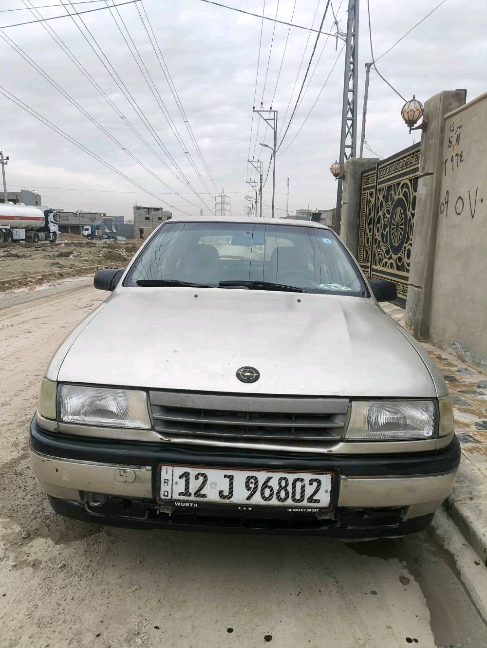 السلام عليكم
فكترا 16 هزه جديده سنويه 30 تنتهي 
انا الشرعي كوبون باتزين ورقي بس متوقف
صبغ عام جماليه بيها طخه بجة السايق جاملغ الورى طخه خفيفه طخم جديد تايرات نضاف ستيرن بور داخله نضيف
مكاني موصل ايسر  35 وبيها مجال
***********
