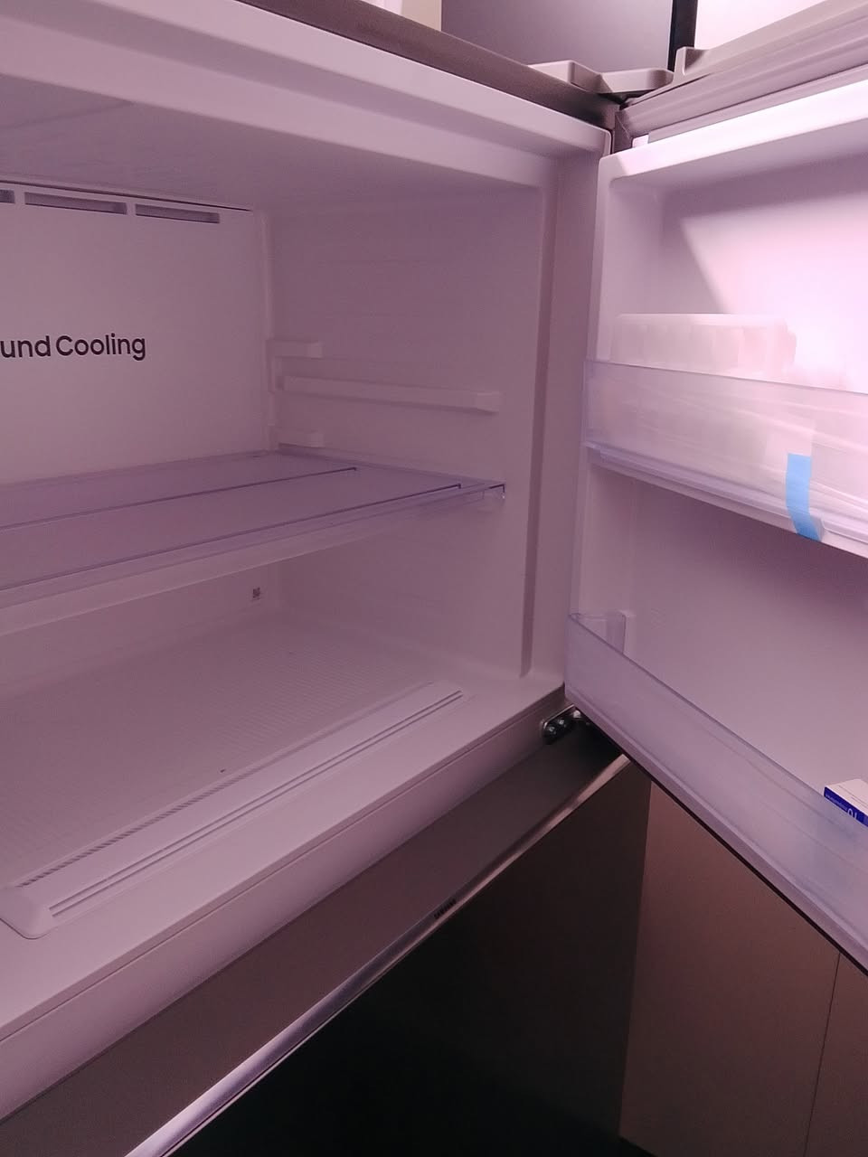 سلام عليكم ثلاجه سامسونك جديده حجم 28 سعرها 450وبيها مجال *********** عنوان بغداد مدينه الصدر
