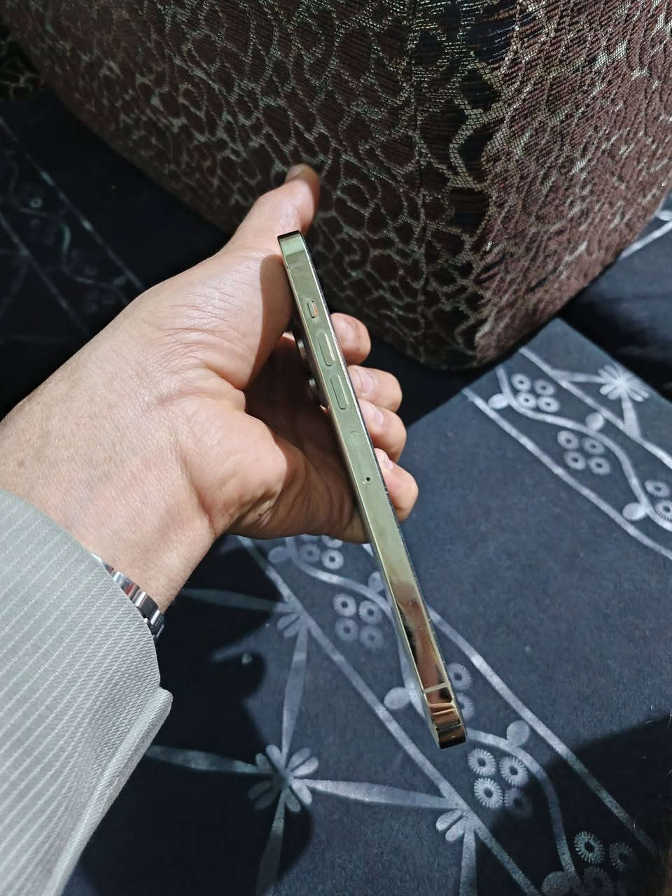 ايفون 13 برو ماكس نضافه فول ذاكره ٥١٢ بطاريه ٢٩ امريكي نموذج M لا مبدل ولا مصلح  سعر 700رقمي ***********
